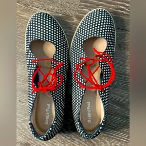Beautifeel - Polka Dot Lace-Up Oxfords with Red Laces